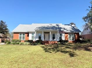 1011 Williamsburg Dr, Valdosta, GA 31602