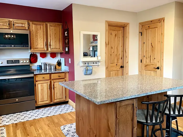 225 Eagle Dr #10B — Photo 10