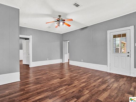 4th image of 204 S Willis St