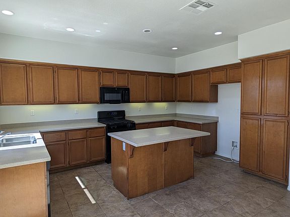 2nd image of 2884 Burgundy Lace Ln