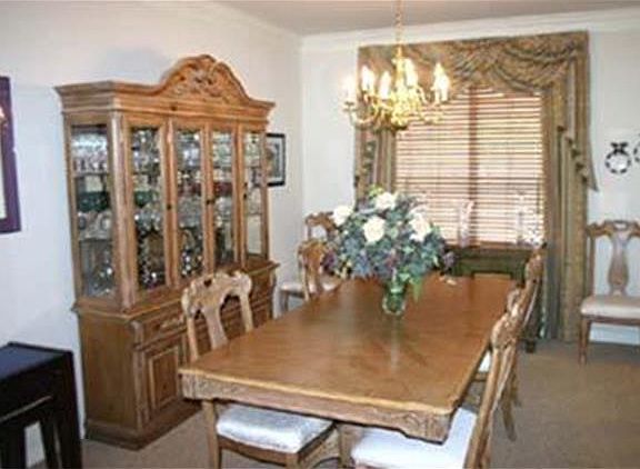 4th image of 4527 Avebury Dr