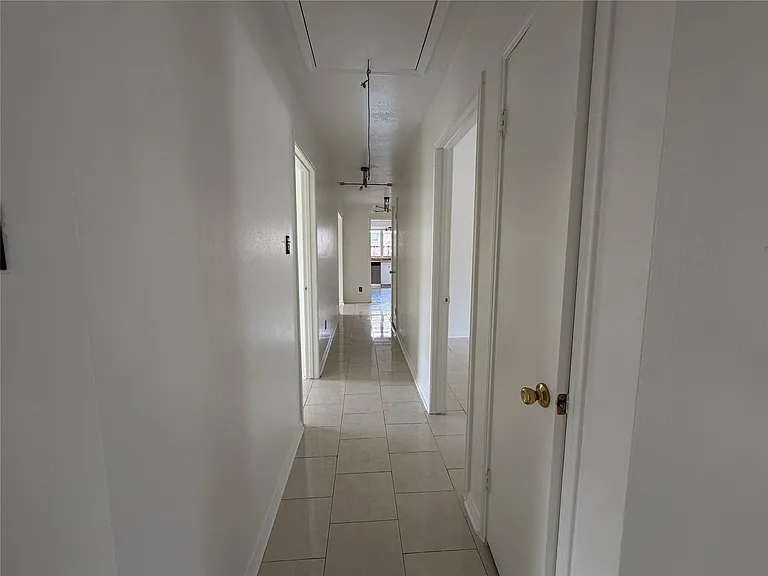 14407 Locke Ln — Photo 11