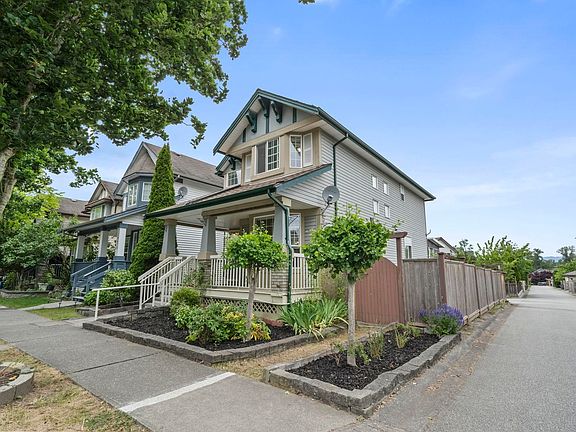 3rd image of 18483 66a Ave