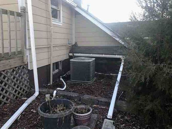 3rd image of 1032 S 79th Ter