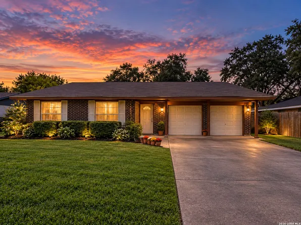 1406 Las Palmas, Beeville, TX 78102