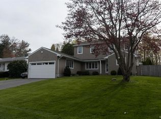 5 Alewife Rd, Waterford, CT 06385