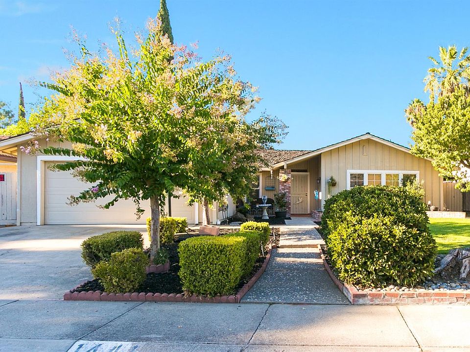 1st image of 1441 Goldenoak Way