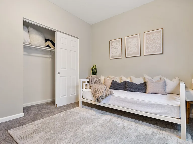 Fieldstone at Glenwood Crossing — Photo 13