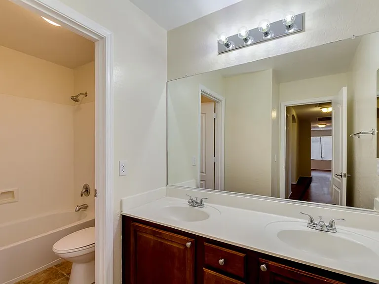 1306 E Birdland Dr — Photo 27