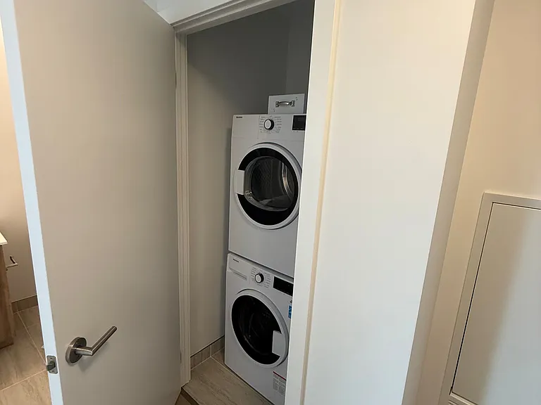 25 Wellington St S #810 — Photo 6