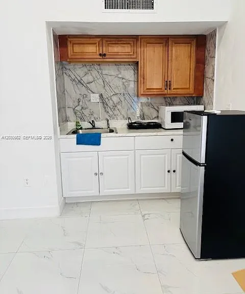 12337 SW 20th Ter #B — Photo 3