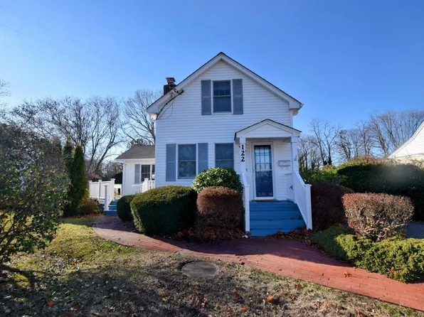 122 Macon Avenue, Sayville, NY 11782