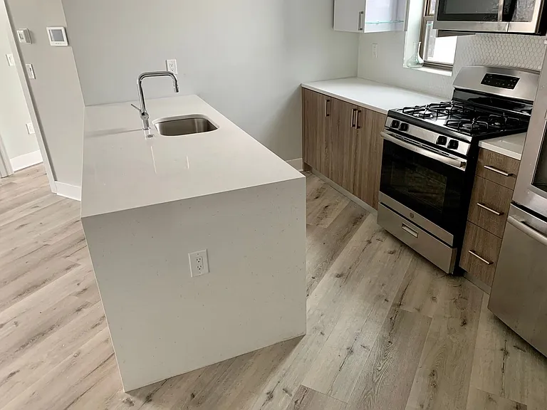 Ridge Ave 1540 — Photo 10