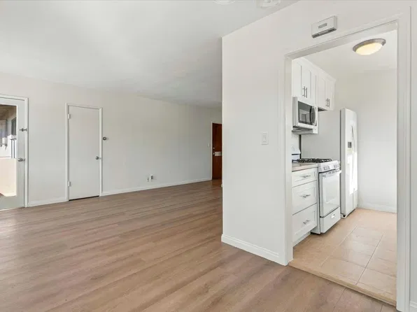 312 S Doheny Dr APT 7, Beverly Hills, CA 90211