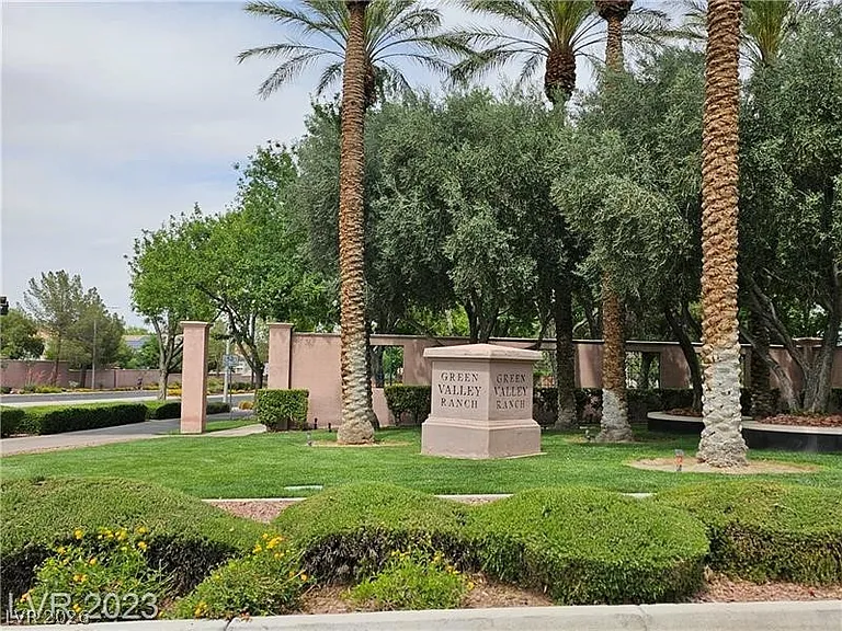 285 Spring Palms St — Photo 33