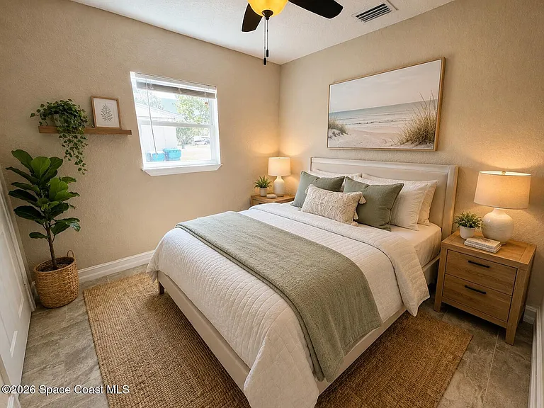 230 Crown Blvd — Photo 8