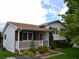 1631 Stuart St, Waynesboro, VA 22980