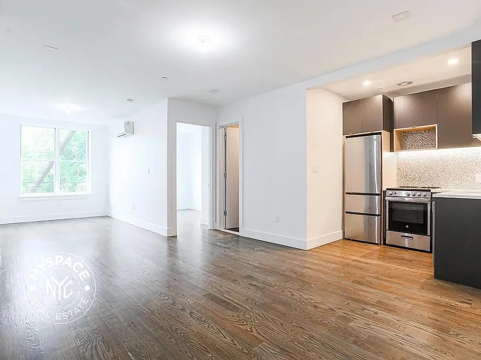 224 Hawthorne St #5D