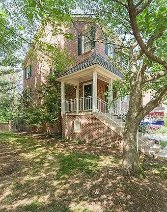 3rd image of 6319 Crooked Oak Ln