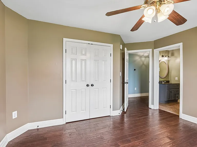 1097 Underwood Rd — Photo 38