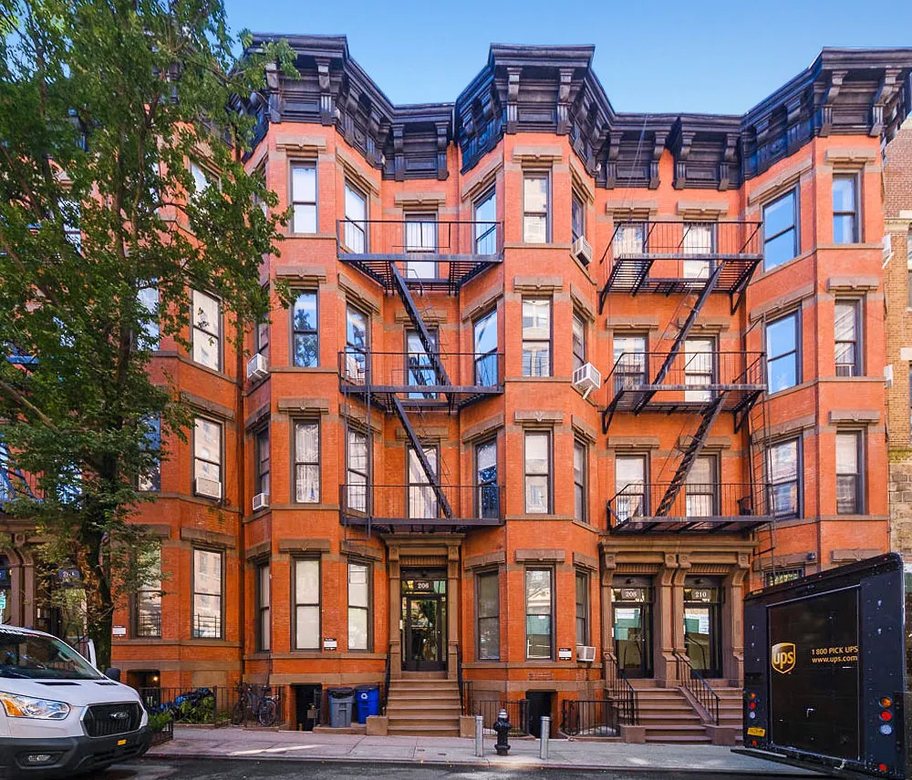 208 West 83rd Street in Upper West Side : Sales, Rentals