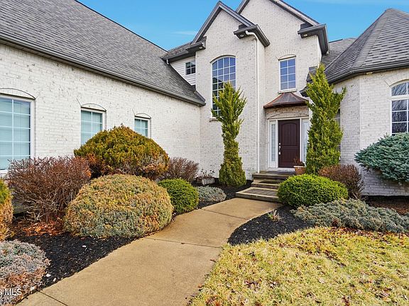 3rd image of 552 Quail Run