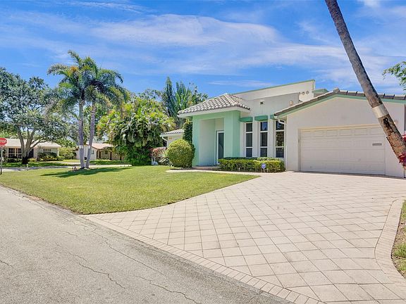 2nd image of 300 NW 21st Court