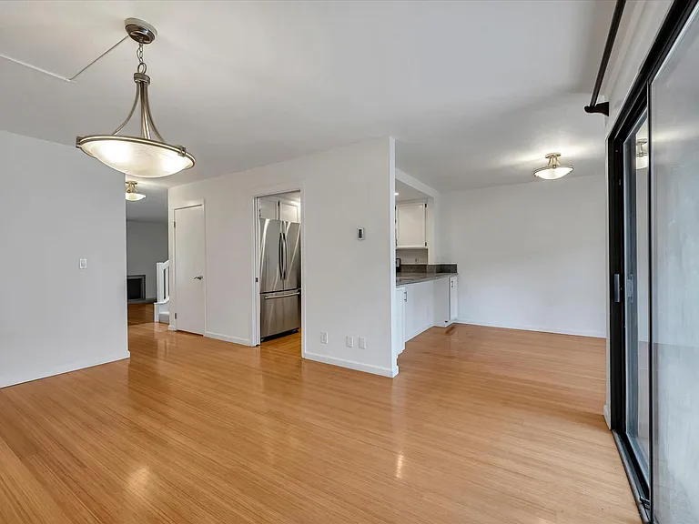 4 W Harbor Dr — Photo 21