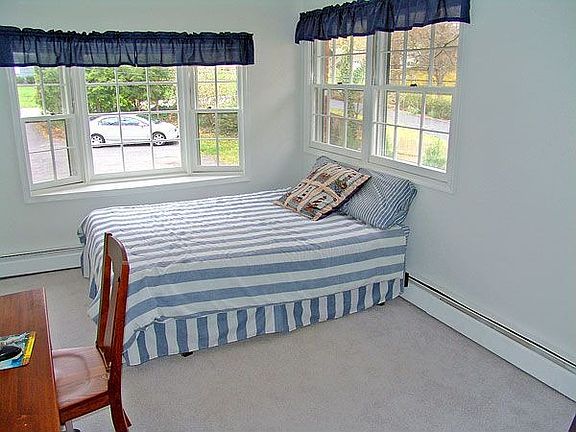 2nd image of 1847 Lindamoor Dr