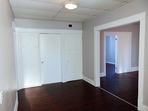3rd image of 617 N Broadway St #2