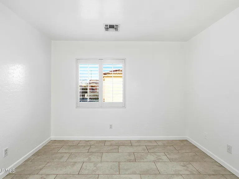 7527 S 13th Pl — Photo 17