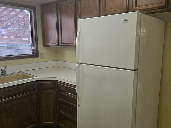 3rd image of 10200 SW Crystal St