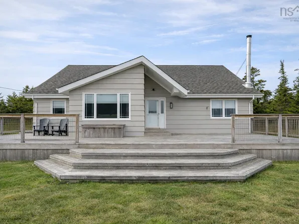 19 Long Point Rd, Barrington, NS B0W 1P0