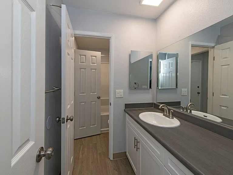 Parkside Apartments — Photo 22