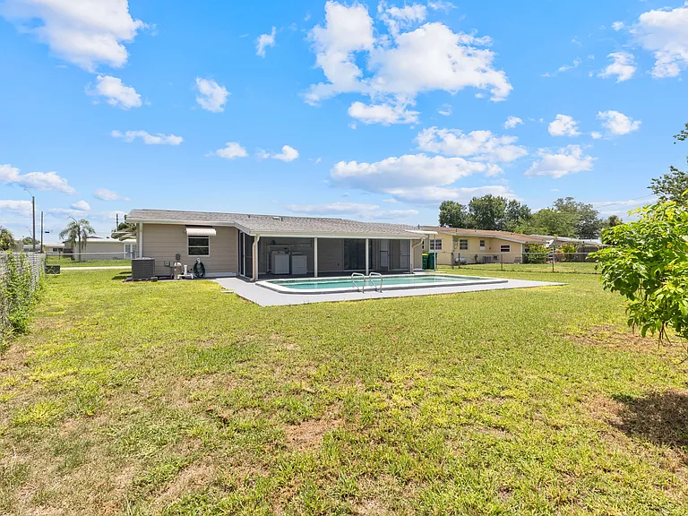 22312 Lasalle Rd — Photo 34