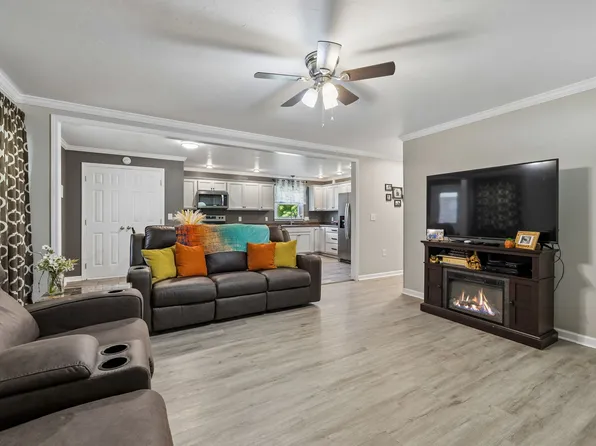 8181 Cedar Grove Rd, Big Sandy, TN 38221