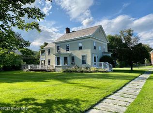 21 Broad St, Cambridge, NY 12816