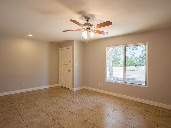 3rd image of 3311 W Laurie Ln
