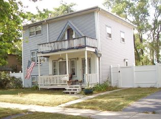 8130 44th St, Lyons, IL 60534