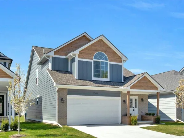27621 Maryjane Ln E, Chesterfield, MI 48047