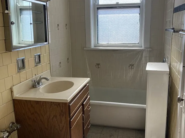 7064-7074 N Ashland Ave — Photo 6