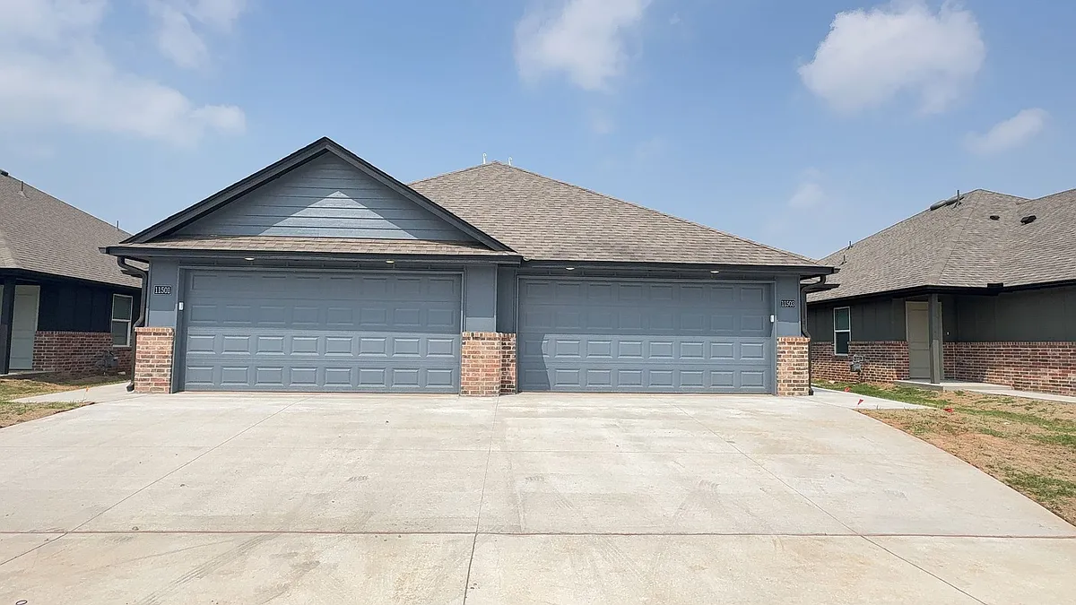 Building Photo - 11503 University Dr