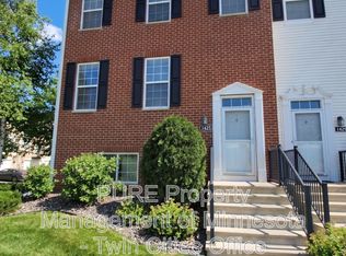 1425 Coneflower Ln, Shakopee, MN 55379