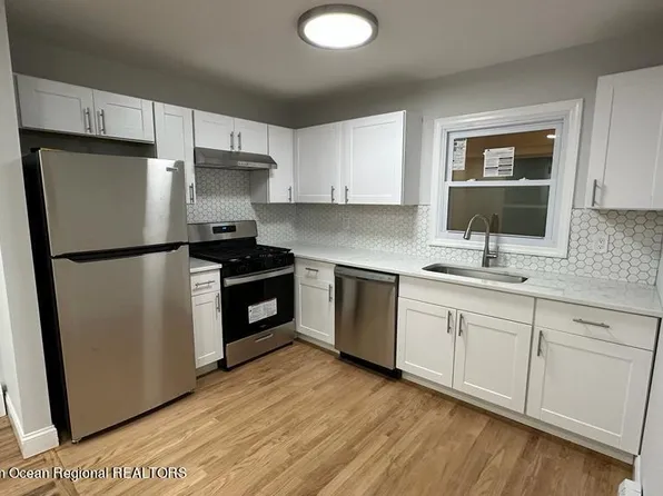 72 Berkshire Court, Toms River, NJ 08753