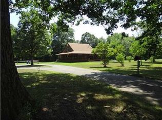 100 Deshon Rd, New Castle, PA 16101