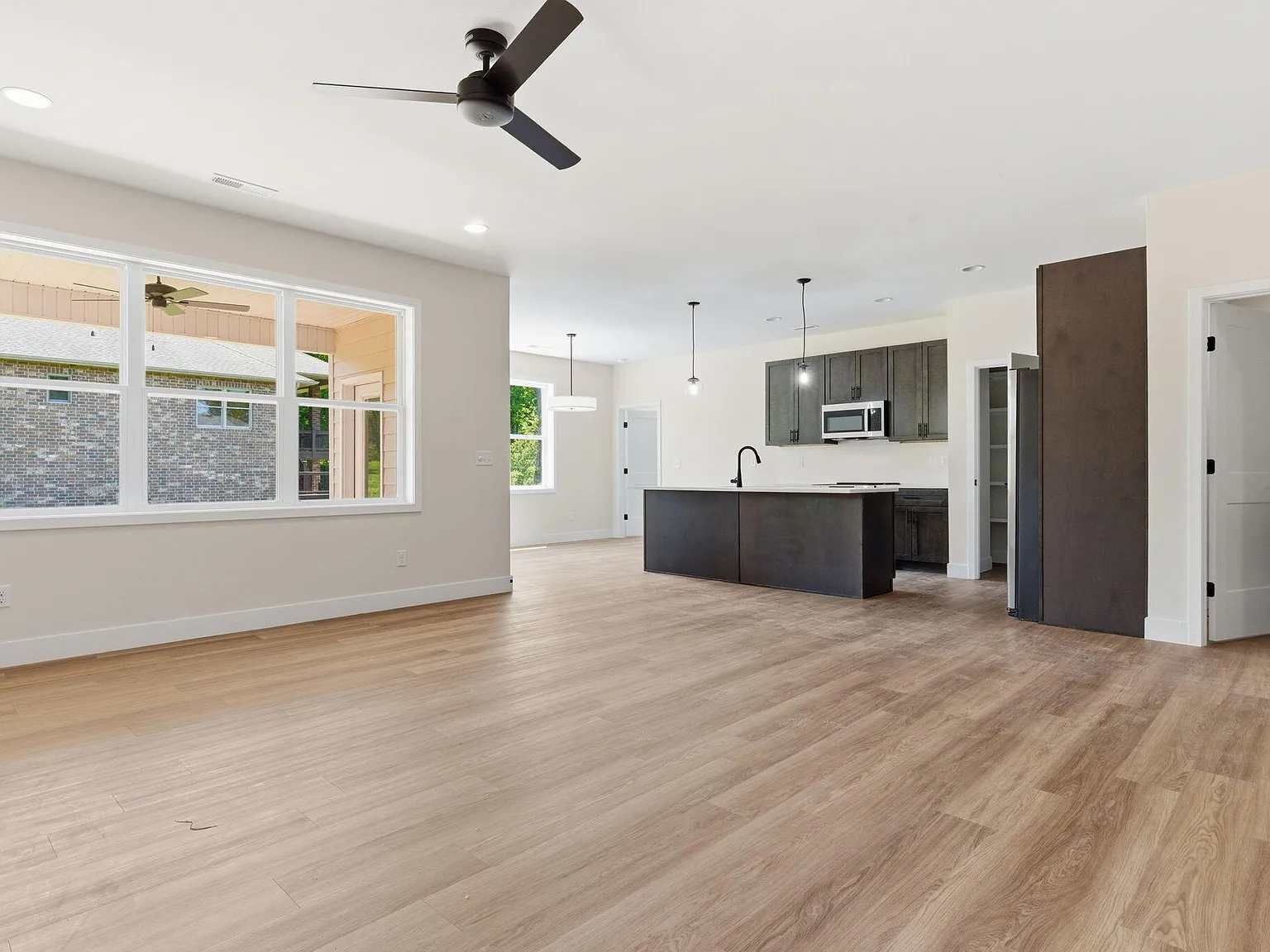3 bed, 1750 sqft, $3,000 — Photo 4