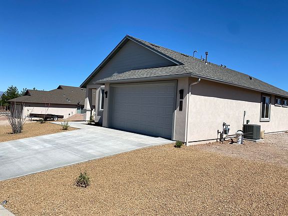 2nd image of 1582 Chateau Dr