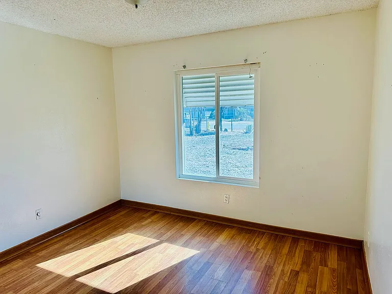7578 Paisley Ave — Photo 11