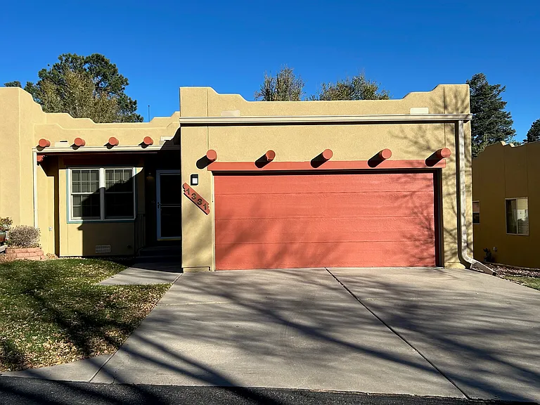 1331 E Parkway Dr #1 — Photo 1