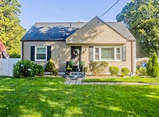 156 Gardens Dr, Springfield, MA 01119